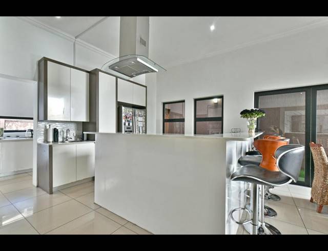 4 BEDROOM HOUSE FOR SALE IN EYE OF AFRICA